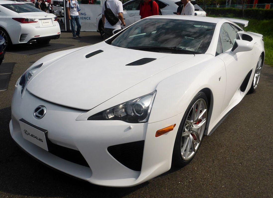 Lexus LFA (2010-2012) – Japonský supersport s V10