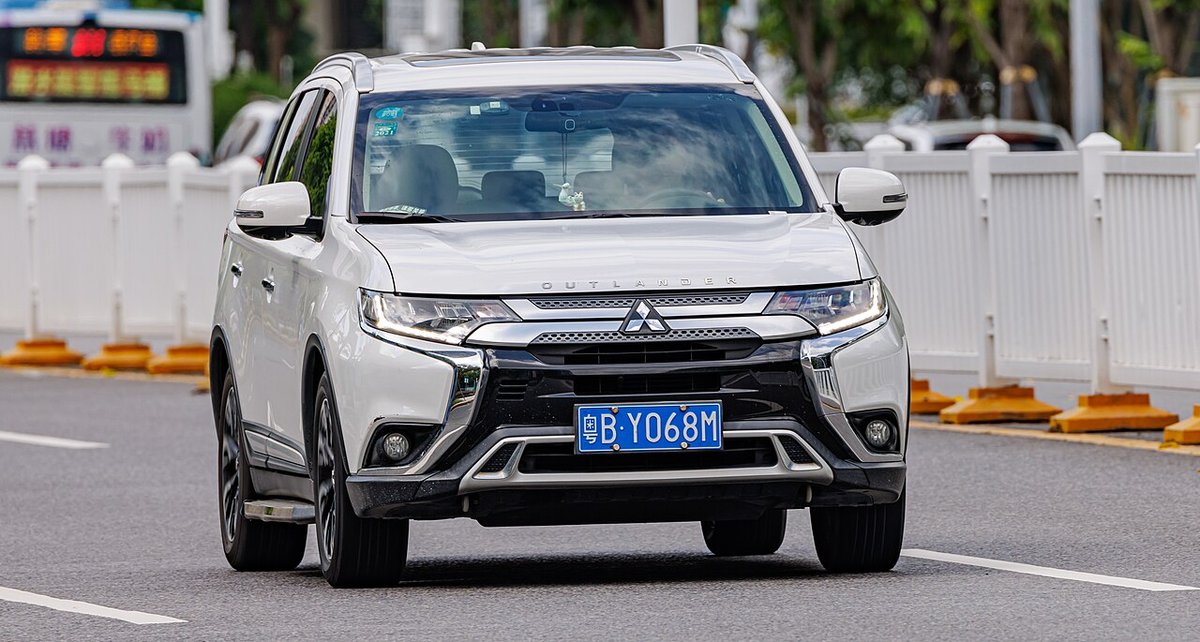 Mitsubishi Outlander GF (2012-2021) – Průkopník plug-in hybridů