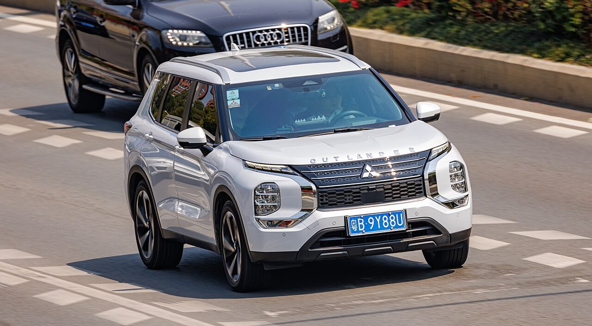 Mitsubishi Outlander 4. generace (GN) – 2021-současnost