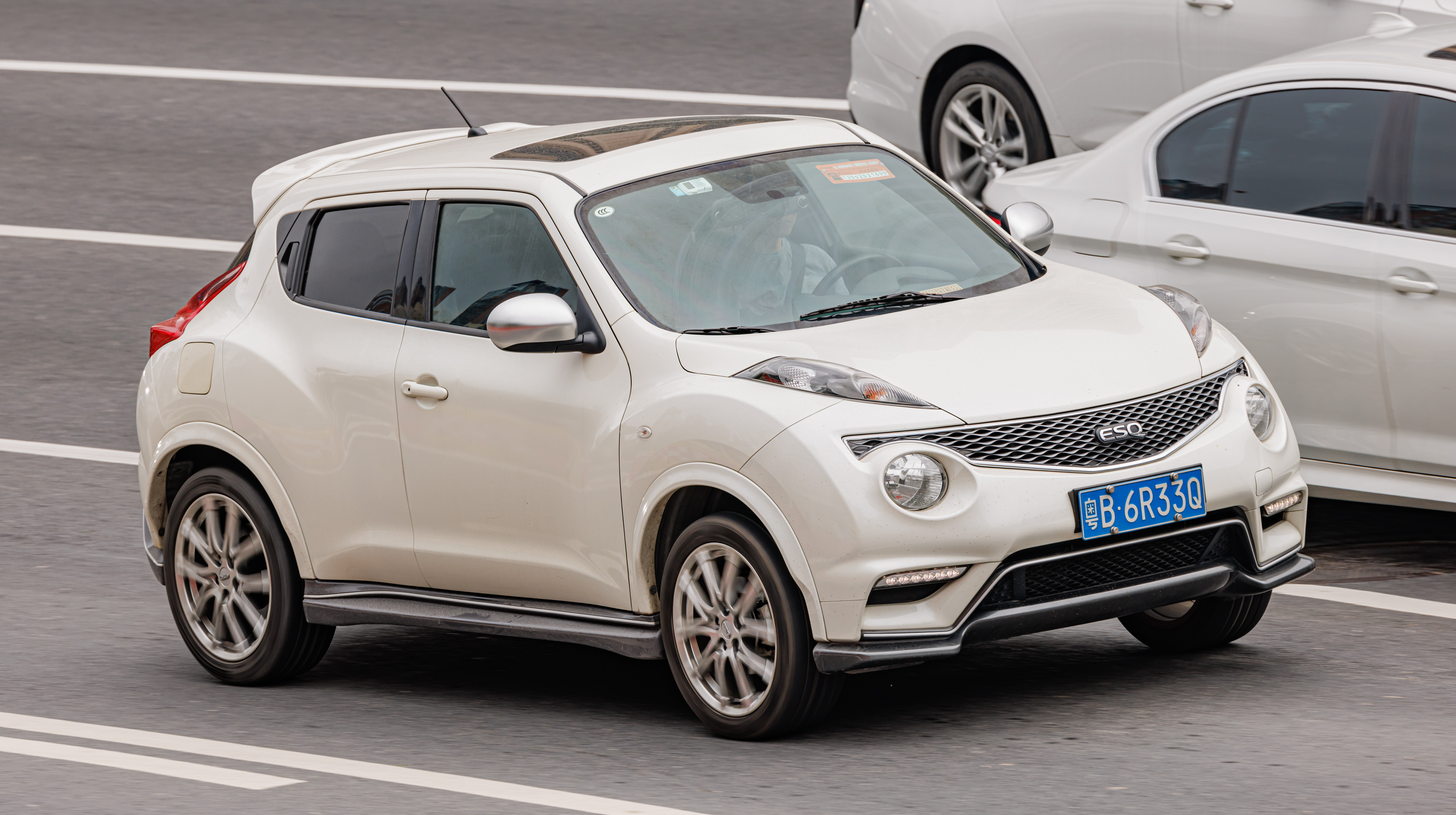 Infiniti ESQ (2014-2019) – Luxusní rebel exkluzivně pro Čínu