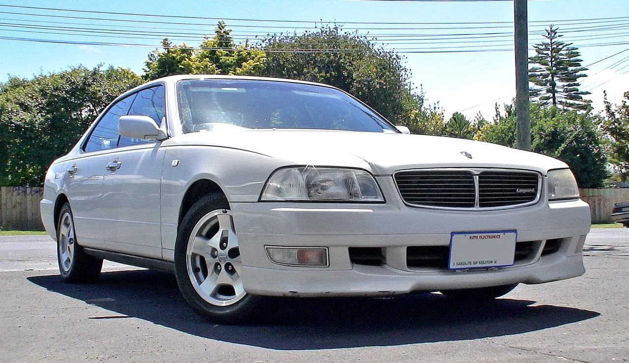 Nissan Leopard JY33 (1996-1999)