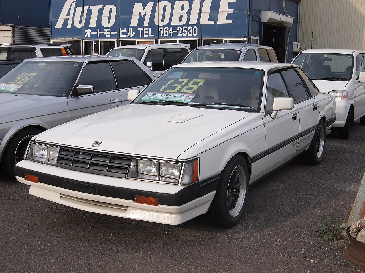 Nissan Leopard F30 – osobní luxus s přeborníkem pod kapotou