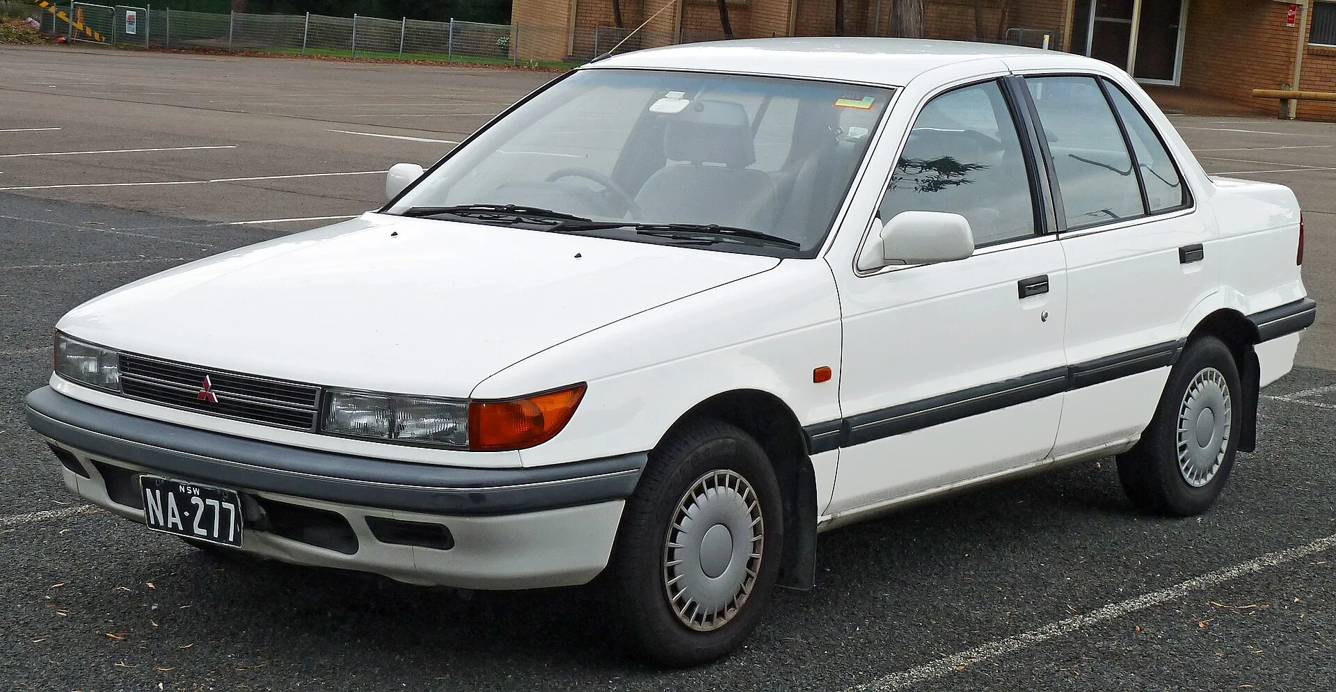 Mitsubishi Lancer Fiore C30/C60 (1983-1988) - Zaklad legendy Proton Saga