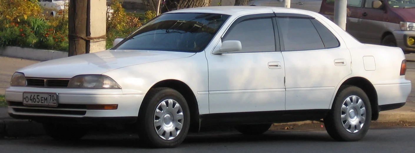 Toyota Vista V30 (1990–1994)