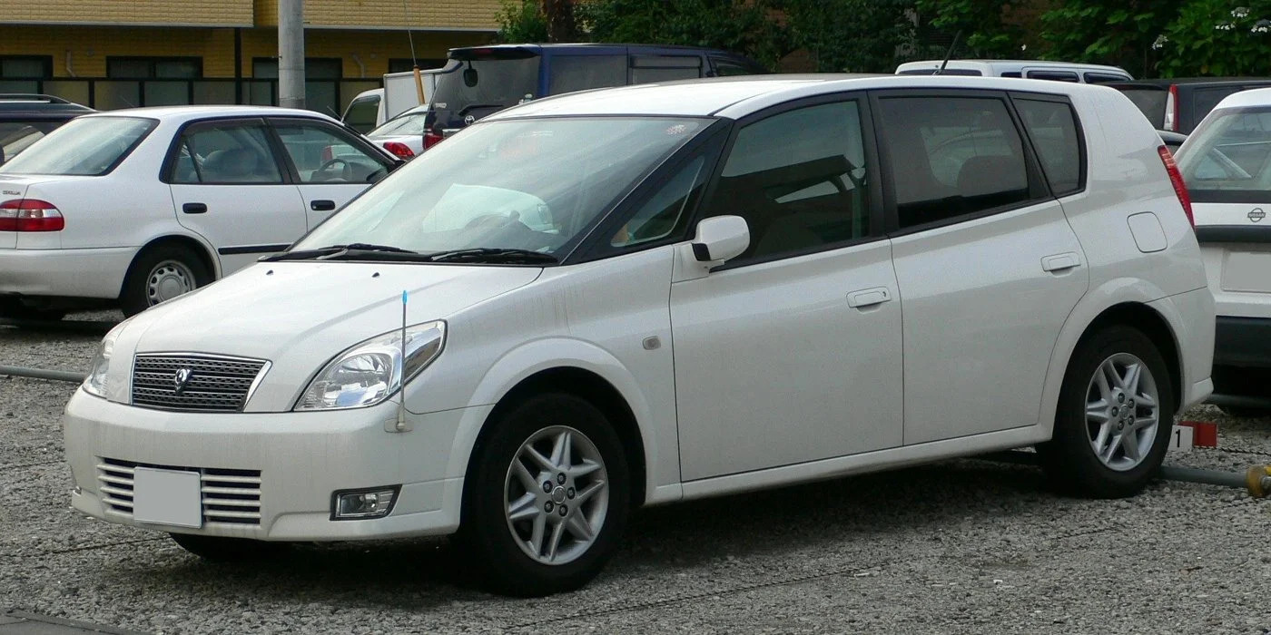 Toyota Opa XT10 (2000–2005)