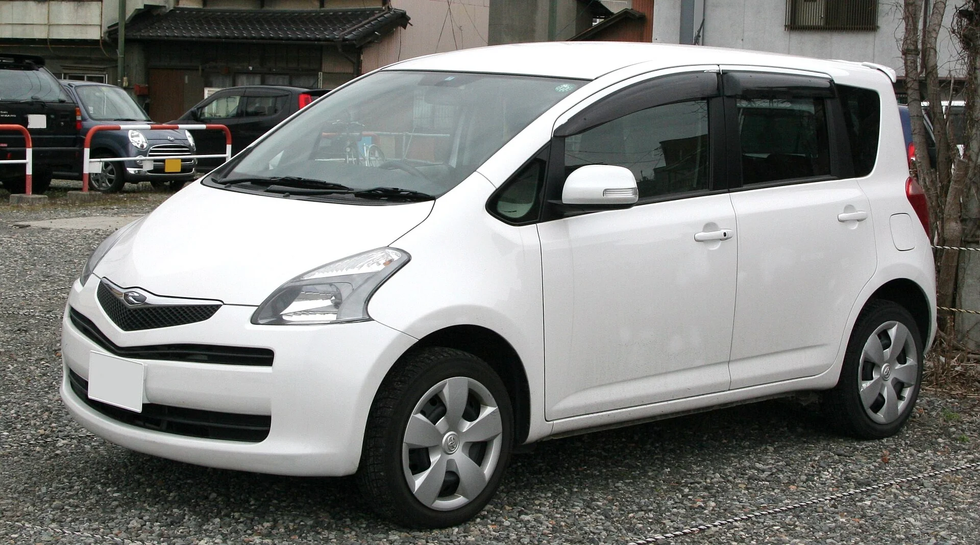 Toyota Ractis P100 (2005–2010)