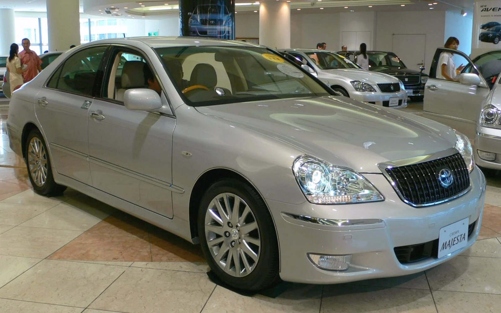 Toyota Crown Majesta čtvrtá generace (S180, 2004–2009)