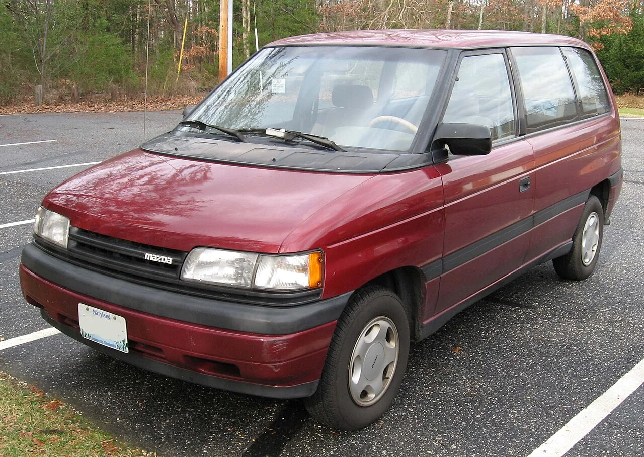 Mazda MPV LV (1988–1999) – Minivan s duší terénního vozu