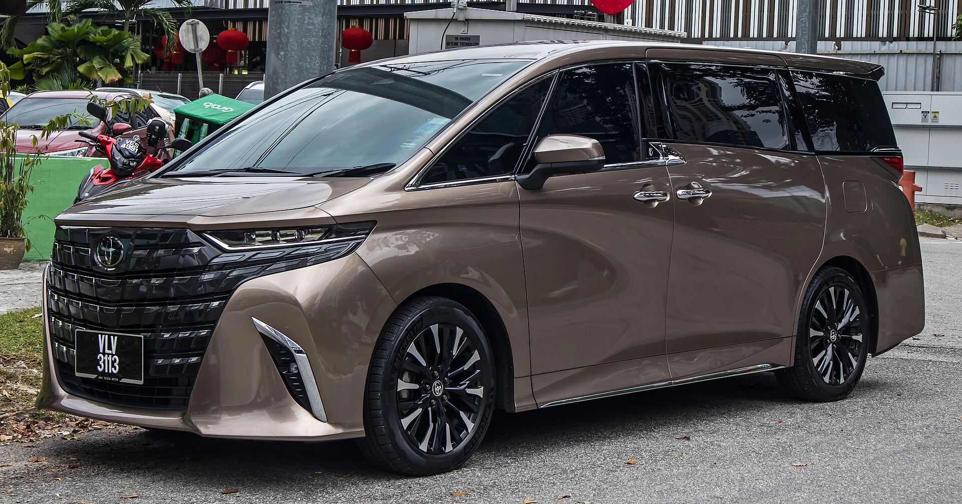 Toyota Alphard AH40 (2023+) – Platforma TNGA a plug-in hybrid