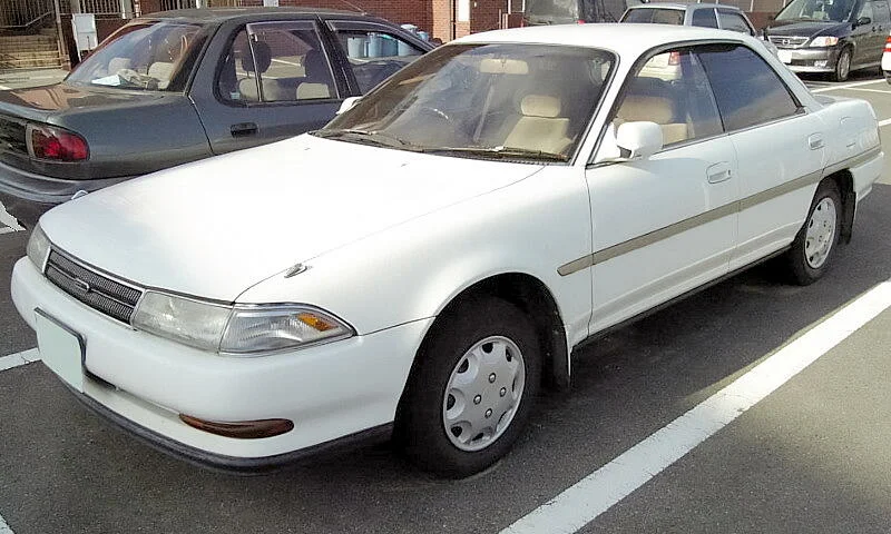 Toyota Carina ED ST180 (1989–1993) – Luxusnější hardtop