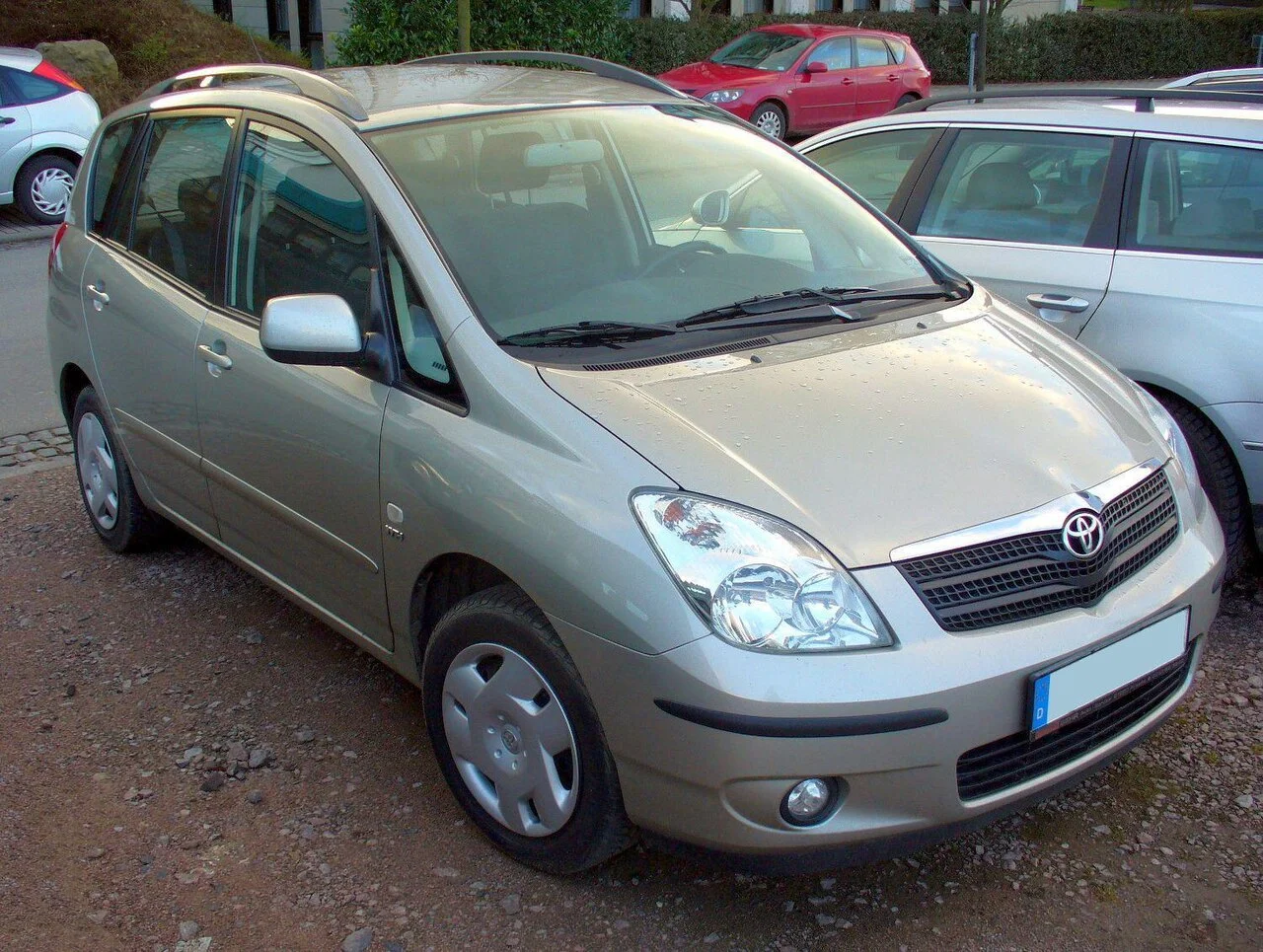 Toyota Verso AR20 (2009–2018)