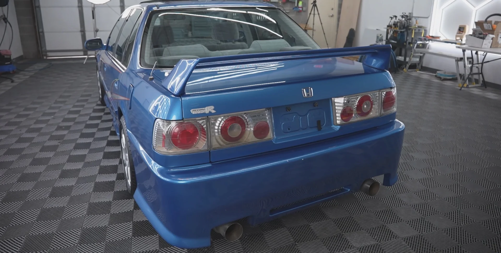 Upravený Accord v barvě Subaru Sonic Blue Mica