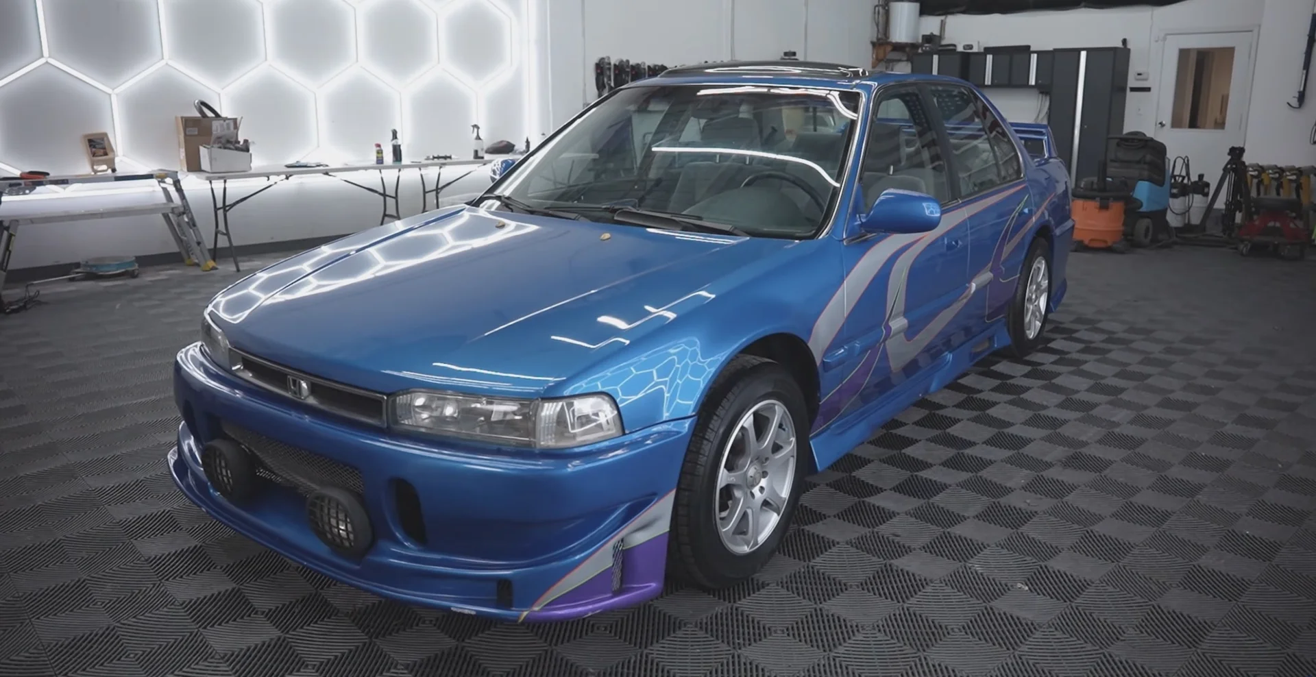 Detailing interiéru – čištění čalounění parním čističem