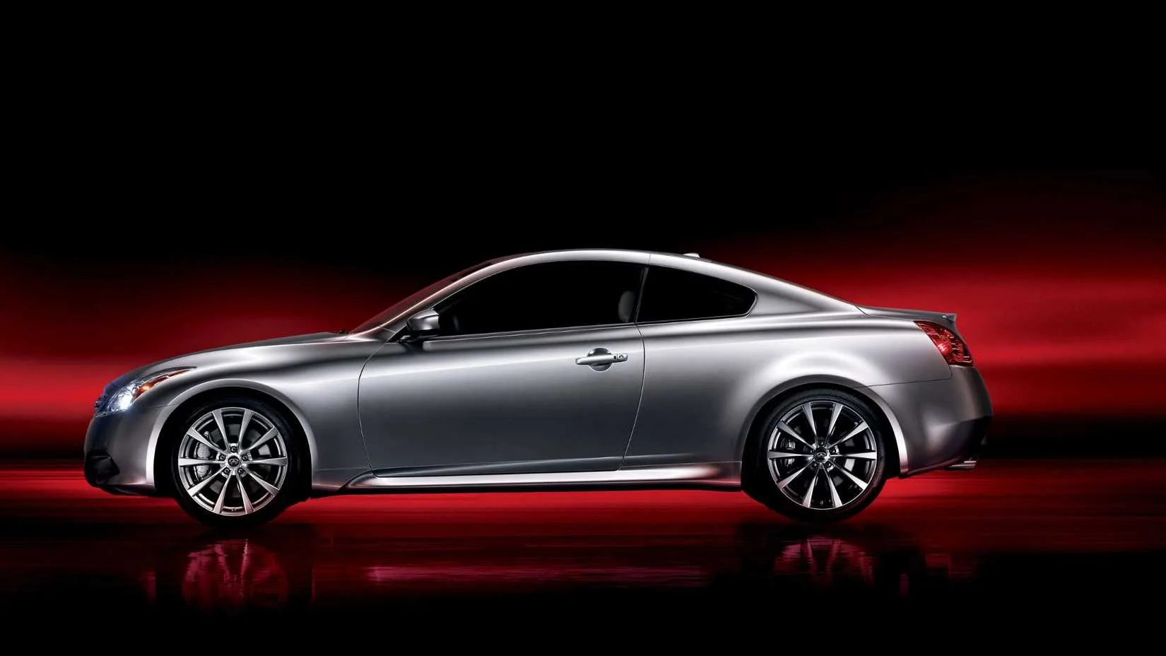 Infiniti G37 – boční profil
