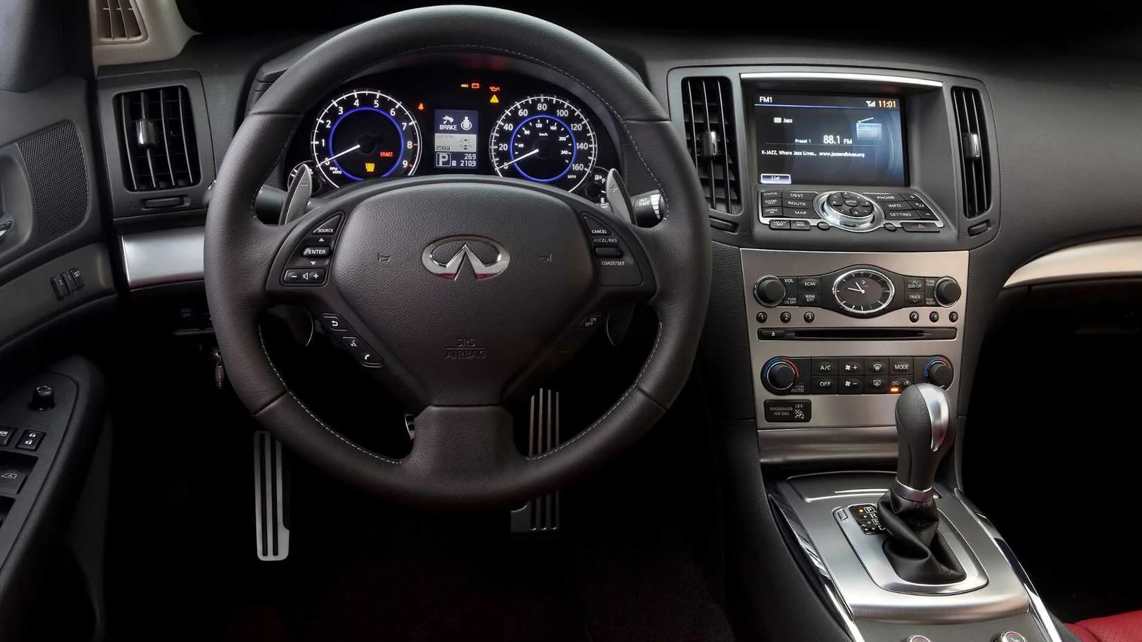 Interiér Infiniti G37 Coupé