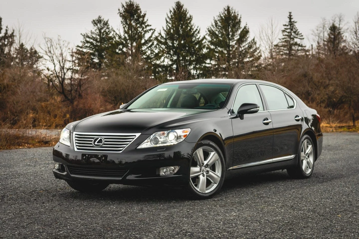 Lexus LS460: Diskrétní luxus, který se už nevyrábí