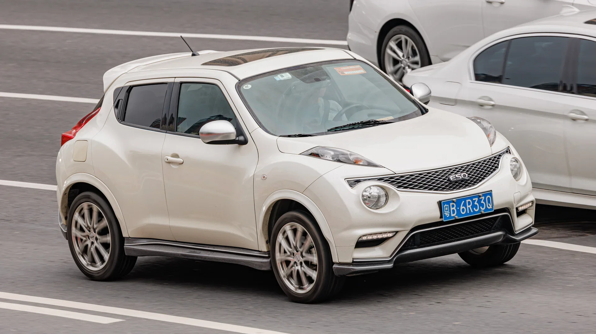 Infiniti ESQ F15 (2014–2019)