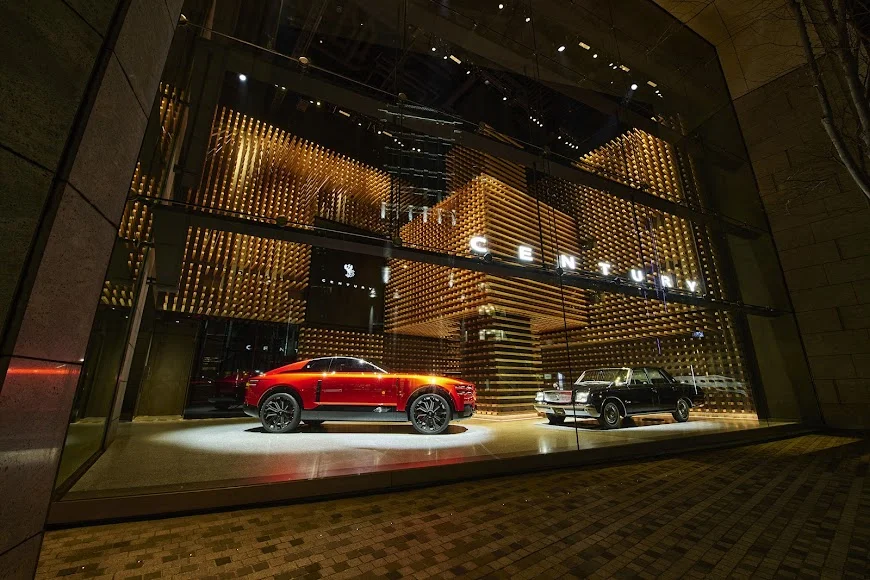 Century se osamostatňuje: Toyota otevřela v Tokiu samostatný showroom pro svou nejluxusnější značku