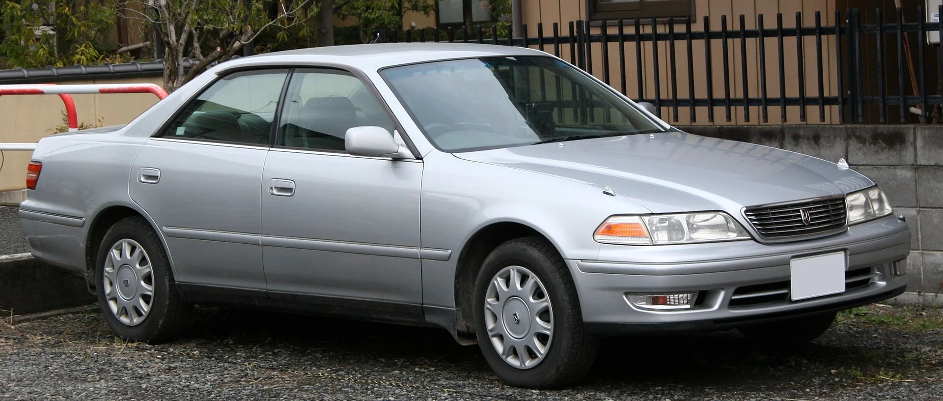 Toyota Mark II 8. generace (X100)