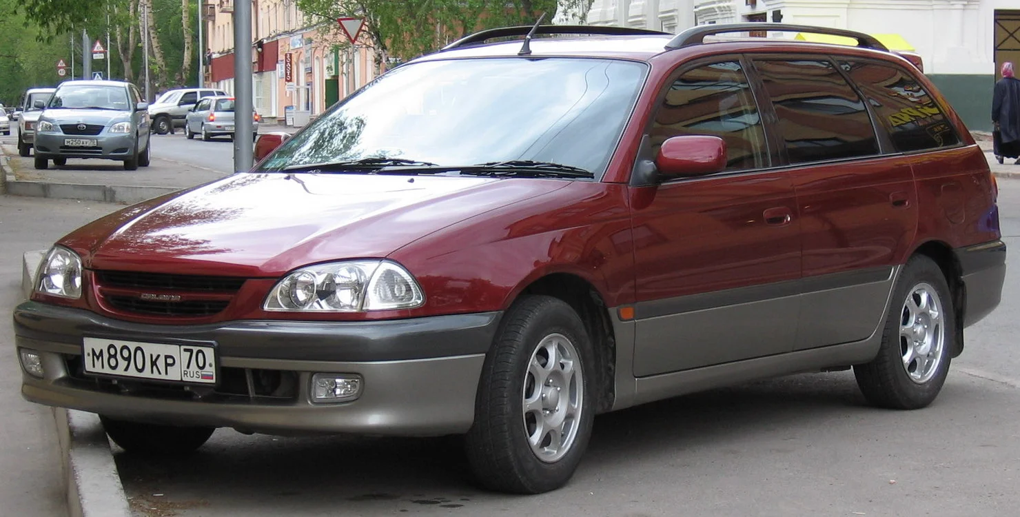 Toyota Caldina 2. generace (T210)