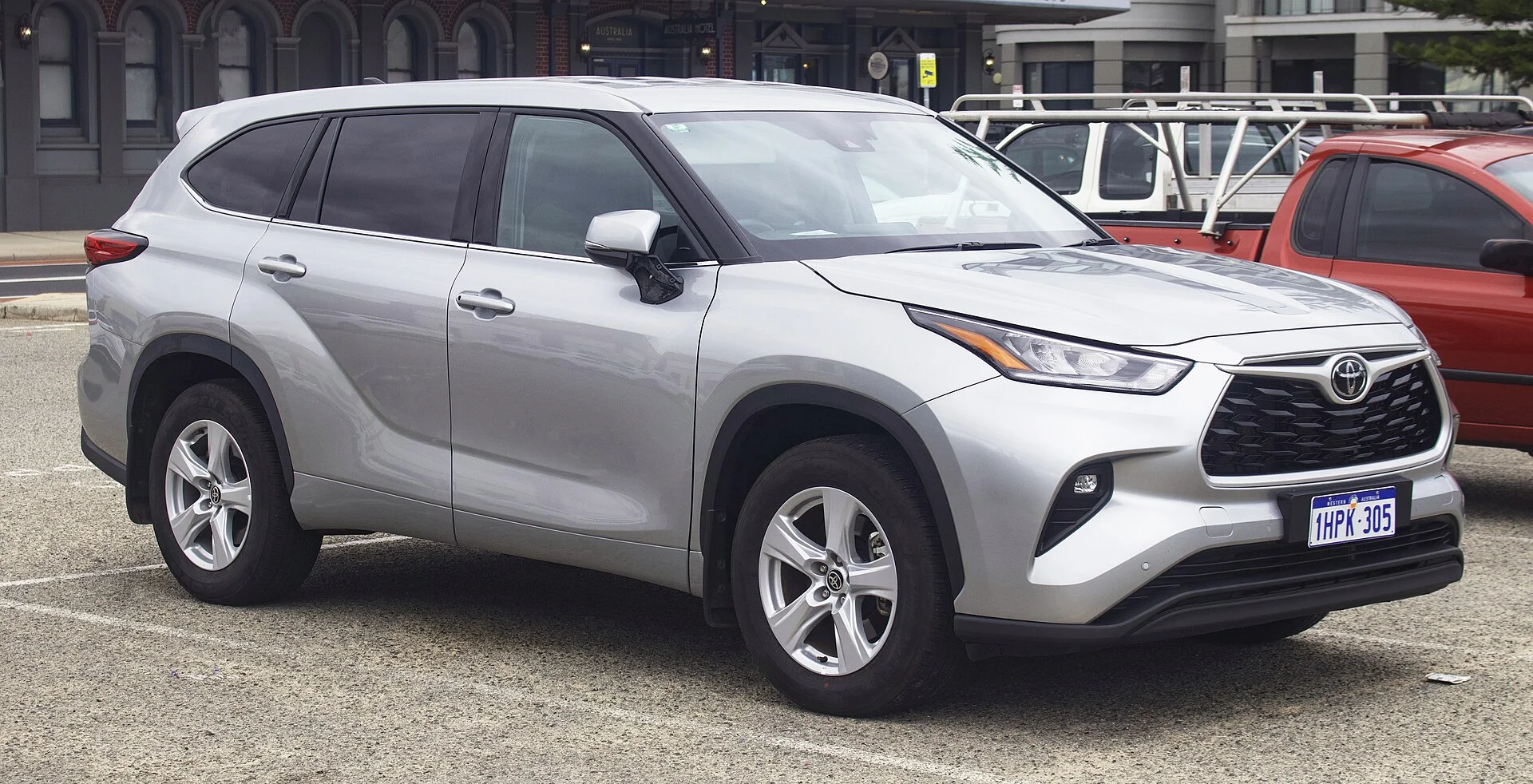 Toyota Highlander 4. generace (XU70)