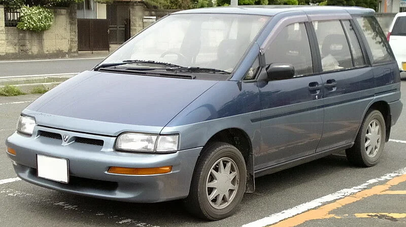 Nissan Prairie 2. generace (M11)