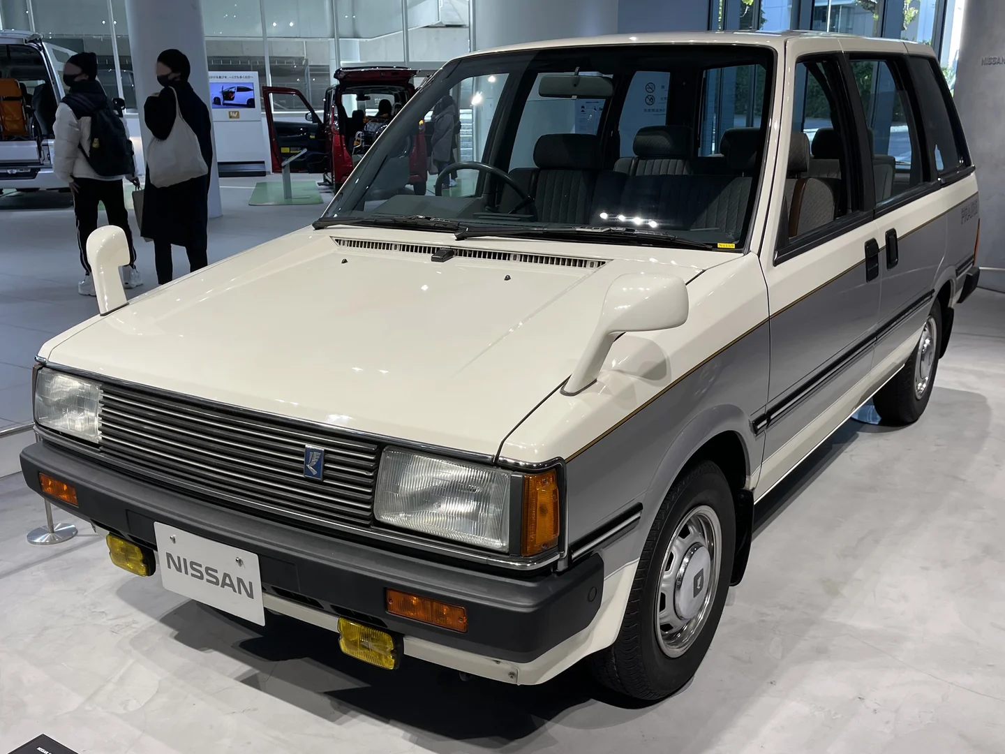 Nissan Prairie 1. generace (M10)