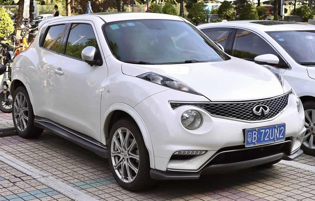 Infiniti ESQ 1. generace (F15)