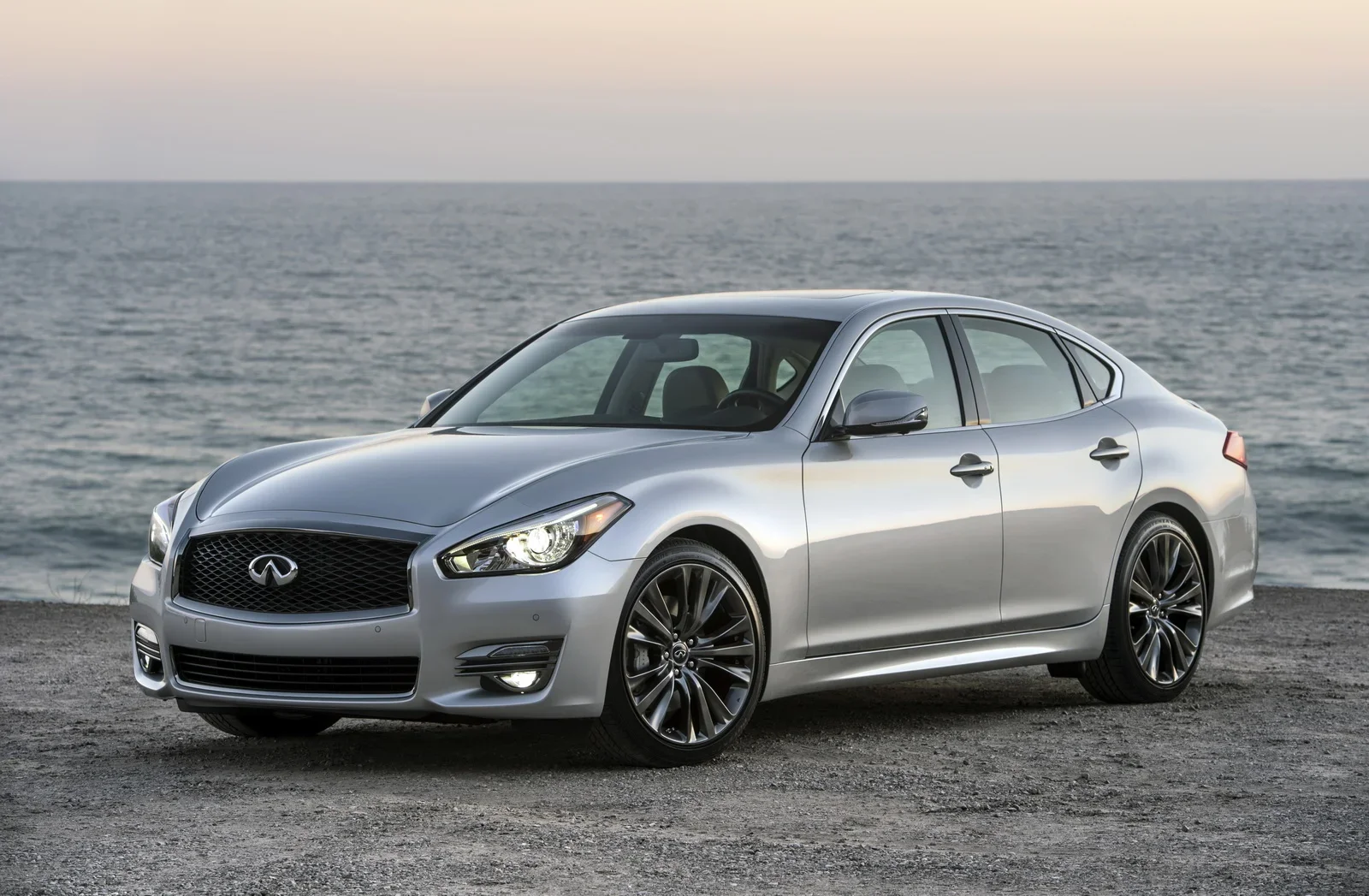 Infiniti Q70 1. generace (Y51)