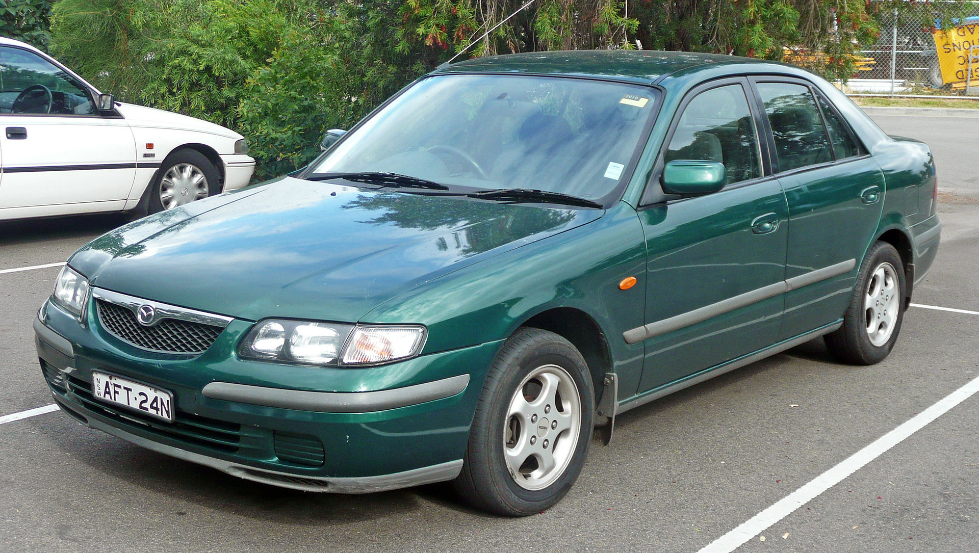 1997-1999_Mazda_626_GF_Classic_sedan_02.jpg